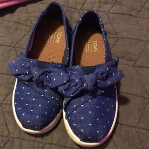 Super cute Toms